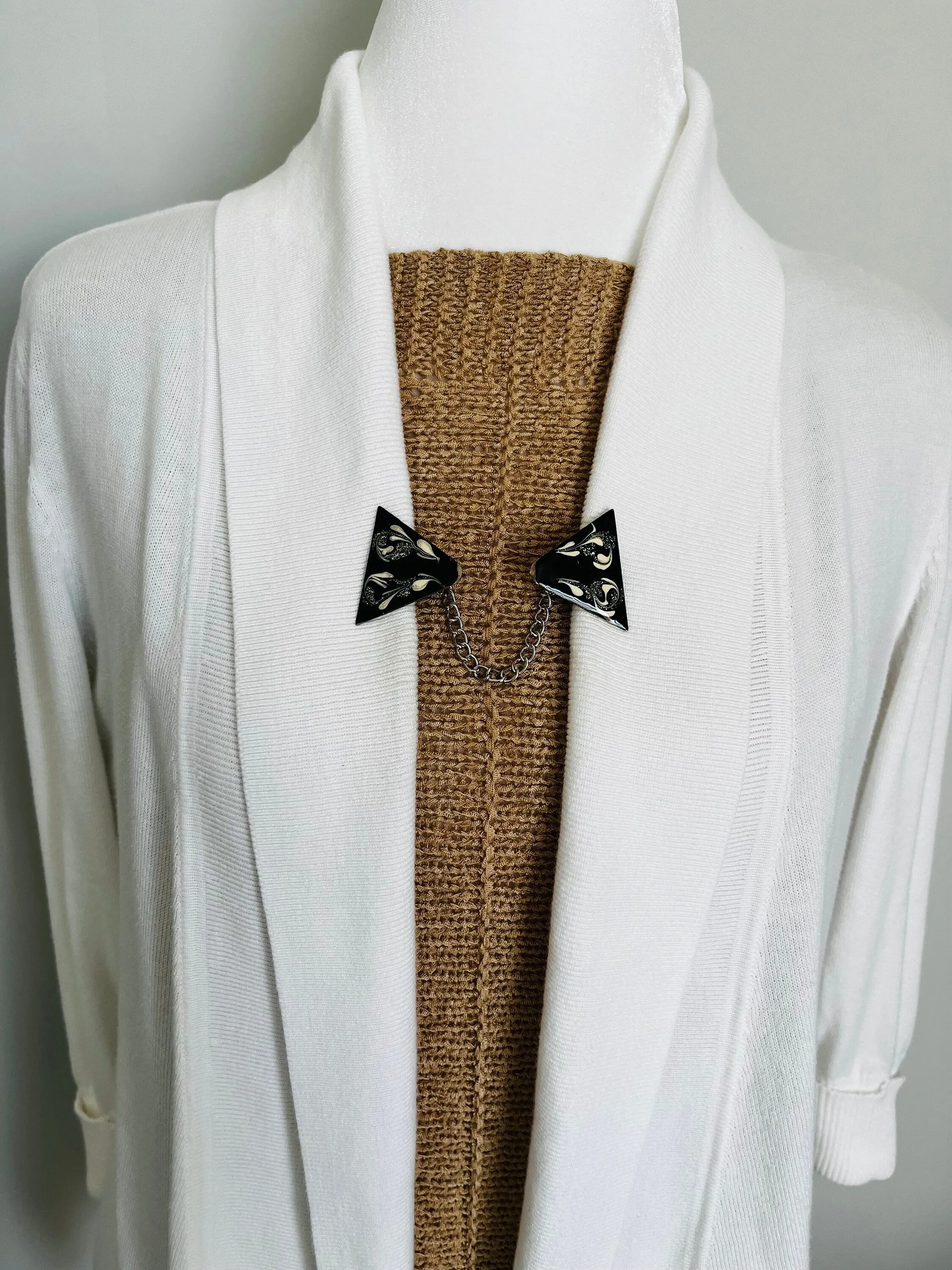 Sweater Clips Vintage Sweater Clip Geometric Clasp Chain Cardigan Clip Kimono Closure Guard Cinch Clip Birthday Gift for Mom Gift for Her