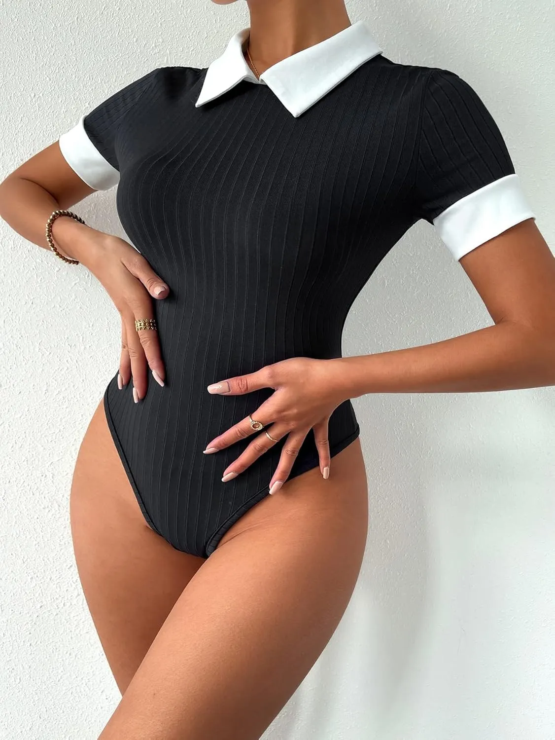 Verdusa Women's Colorblock Short Sleeve Collar Ribbed Skinny Bodysuit Top